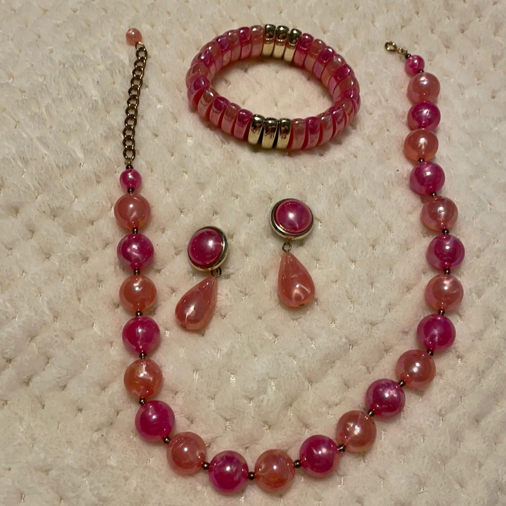 Vintage Bakelite Necklace set